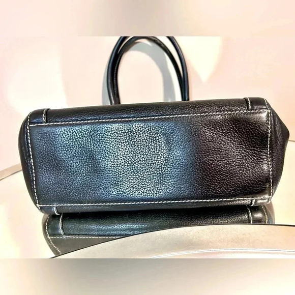 Gently Used CAPACCI Black Leather Shoulder Bag - Picture 5 of 11